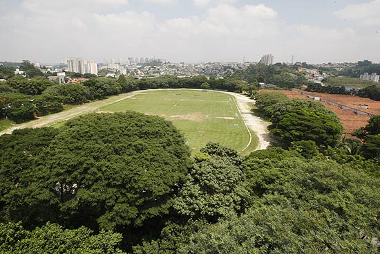 Vista da Chácara do Jockey, na Vila Sônia, zona oeste de SP; local vai ser transformado em parque municipal