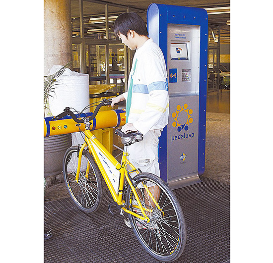 Protótipo para empréstimo gratuito de bicicletas para uso no campus da Cidade Universitária, em São Paulo (SP)