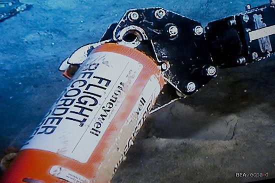 Rob submarino encontra memria de caixa-preta do voo 447, diz escritrio que investiga o acidente