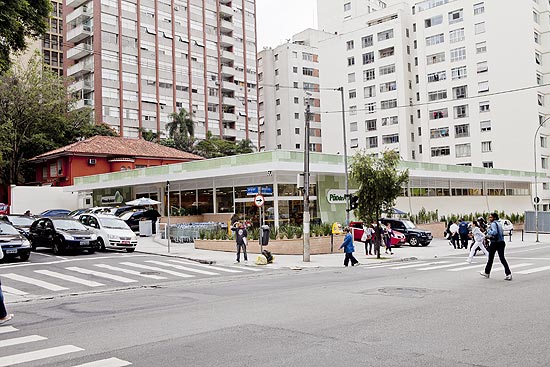 Esquina da avenida Anglica com rua Sergipe, na rgio de Higienpolis. Local iria receber estao do metr.