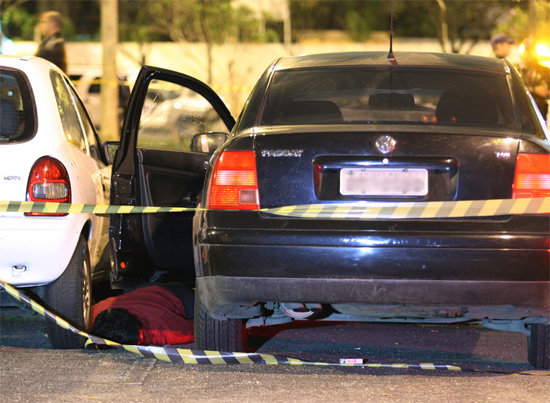 Aluno da FEA-USP morre aps ser baleado na cabea em estacionamento na Cidade Universitria