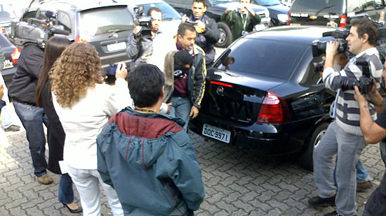 Quinto preso  levado a sede do Deic durante operao contra roubo de caixas eletrnicos em So Paulo
