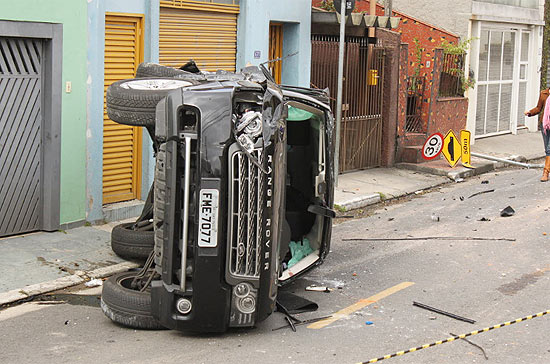 Land Rover que atropelou o administrador Vitor Gurman, 24, na rua Natingui, na Vila Madalena