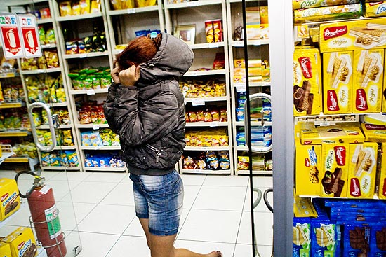 Meninas menores de idade tentam furtar loja no metrô Paraíso; falhas e omissões mantêm o grupo na ativa