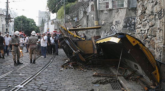 Acidente com bonde em Santa Teresa deixou seis mortos no Rio