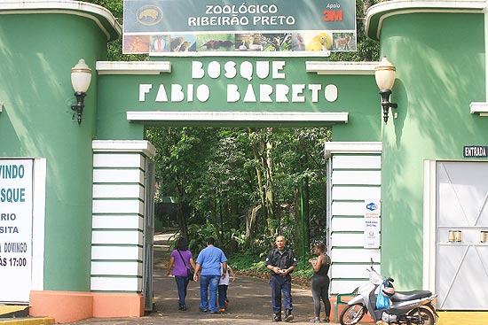 Professor denuncia que dinheiro destinado  Educao est sendo usado em zoolgico de Ribeiro Preto, em SP