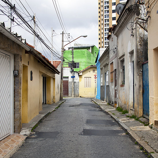 A tranquilidade da rua São Biagio, no bairro do Pari, região central de São Paulo