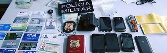 Polícia apreende documentos falsificados, celulares e cartões com falso delegado