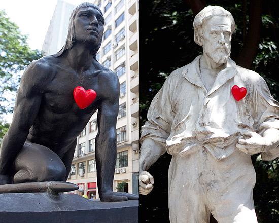 Corações colados nos monumentos Índio Caçador (na região da República) e Anhanguera (na avenida Paulista)