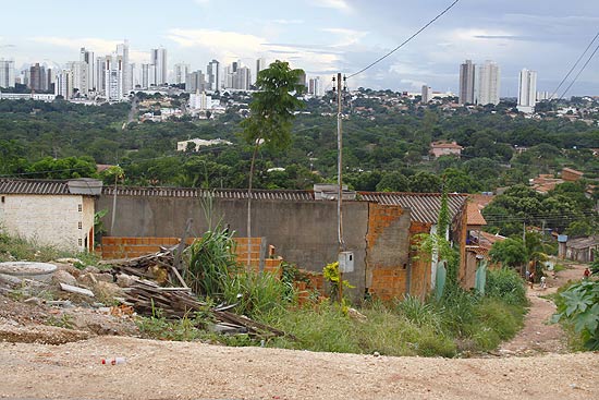Bairro Jardim Colorado, com problemas de infraestrutura, em Cuiabá, pior capital avaliada