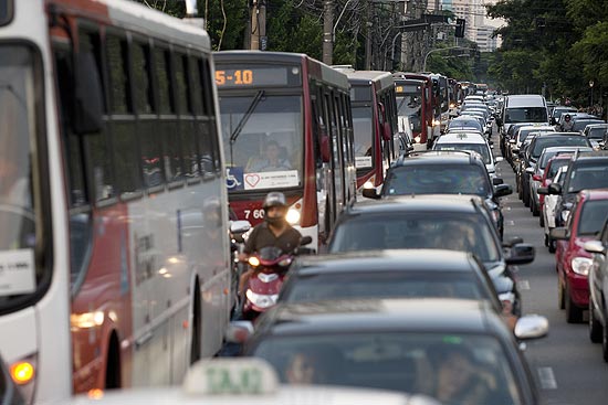 Prefeitura de So Paulo vai inaugurar mais 20 km de faixas exclusivas de nibus na prxima segunda-feira