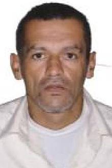 A polcia divulgou o retrato falado de Edilson Tenrio de Arajo, 42, suspeito de ter matado o cabo Cavalcante