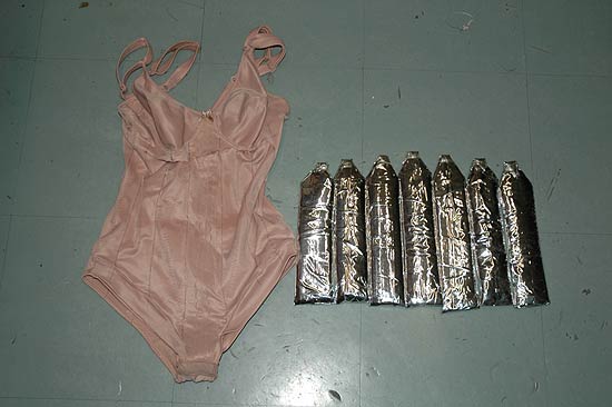 Police arrest Romanian Dancer smuggling cocaine hidden under swimsuit