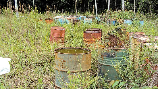Tambores com resíduos tóxicos são abandonados no interior do Pará; Promotoria pediu estudo sobre riscos
