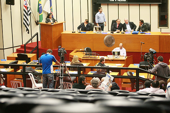 Vereadora Glucia Berenice (PSDB) discursa em sesso da Cmara de Ribeiro Preto
