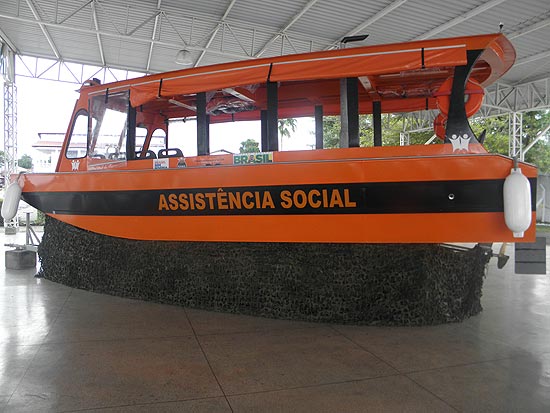 Marinha do Brasil e Ministrio do Desenvolvimento Social e Combate  Fome assinam Termo de Cooperao para construo de Lanchas e Barcos Sociais