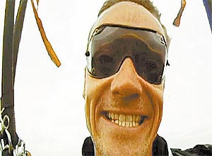 O paraquedista Alex Adelman, que morreu anteontem após ser atingido por um avião durante um salto