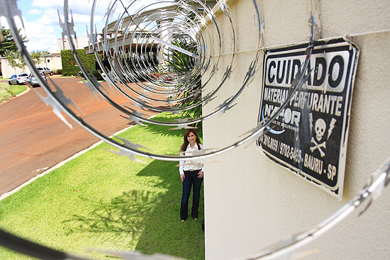 Cercas eltricas instaladas em condomnio de luxo em Sertozinho, na regio de Ribeiro Preto