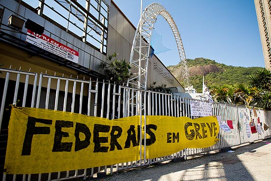 Estudantes em greve da UFRJ ocuparam o espaco do antigo Canecao, em Botafogo (zona sul do Rio)