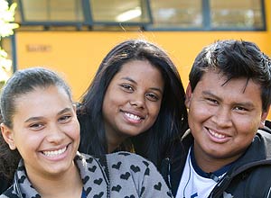 Danielly Barros, 17, Naniele Oliveira, 17, e Dexton Pereira, 19, pretendem prestar vestibular para medicina