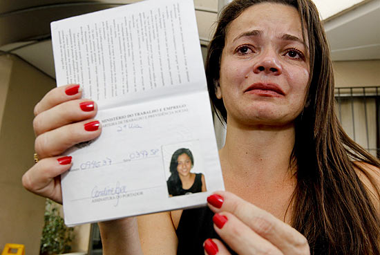 Maria do Livramento da Silva, me da adolescente Caroline, 15, que foi morta em assalto em Higienpolis