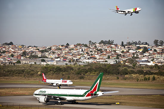 Movimentação do aeroporto de Cumbica,em Guarulhos (Grande São Paulo)