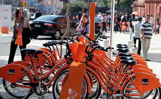 A população de São Paulo poderá alugar bicicletas de forma gratuita em vários pontos espalhados pela cidade