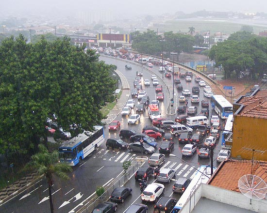 Cruzamento das avenidas Jabaquara e Ceci, próximo ao aeroporto de Congonhas, na zona sul de São Paulo