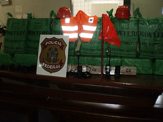 Policiais apreenderam 450 kg de crack transportados por trs carretas em So Jos do Rio Preto