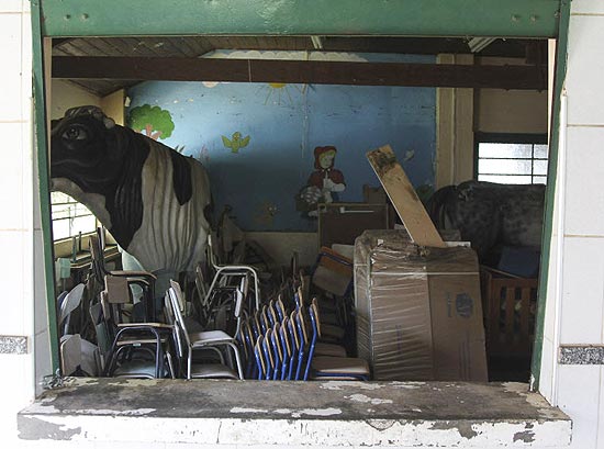 Antiga creche da Prefeitura de Holambra, no interior de SP, que virou depósito