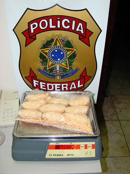 Polcia Federal apreende cerca de 4.000 comprimidos de ecstasy em carro roubado em Itaja, em Santa Catarina