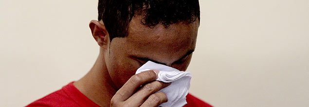 Goleiro Bruno chora durante jri que o condenou a 22 anos e trs meses de priso