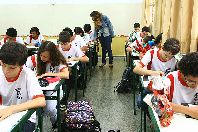 Alunos do 9º ano em aula de matemática na Emef José Negri, em Sertãozinho (SP), que obteve a melhor nota do Estado