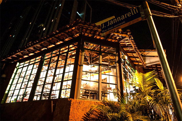 Fachada do restaurante Gog da Ema, que foi alvo de arrasto na regio do Morumbi, zona sul de So Paulo