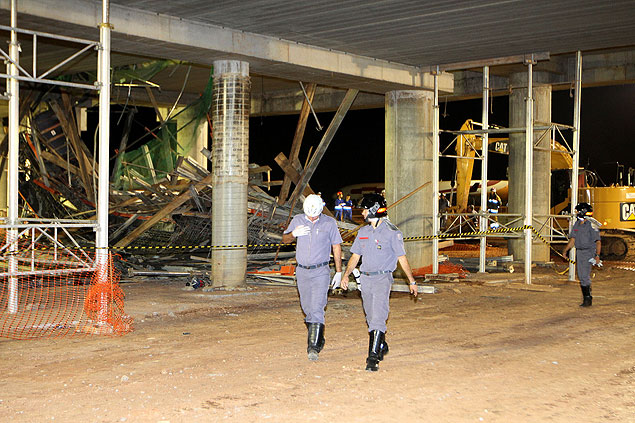 Parte da obra do aeroporto de Viracopos, em Campinas, cai e fere 14 operrios