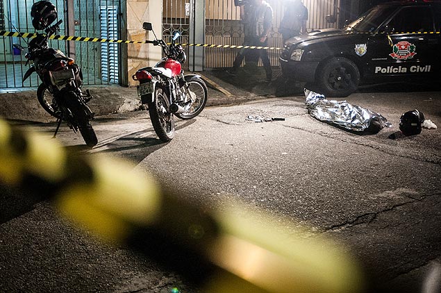 Polcia isola local onde suspeito foi morto durante tentativa de assalto a policial civil na zona leste de So Paulo