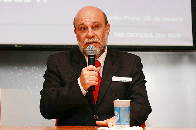 O secretrio da Sade de Ribeiro Preto, Stenio Miranda, durante evento realizado na Associao Comercial e Industrial da cidade