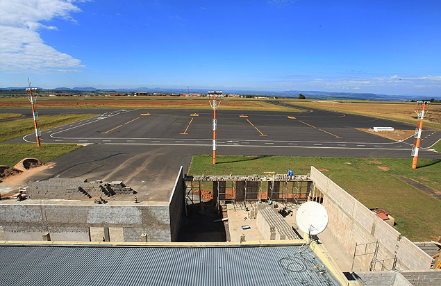 Obras de reforma e ampliao do aeroporto Lund Presotto, em Franca, que tenta atrair voos regionais