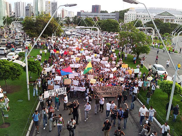 Manifestantes fazem protesto em Salvador