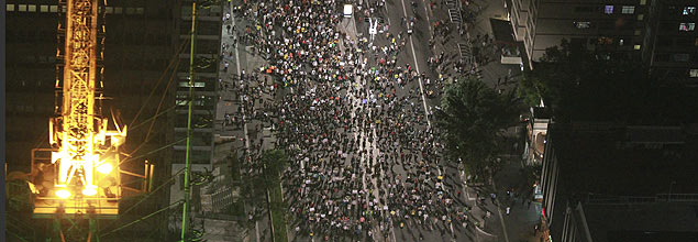 SAO PAULO, SP, BRASIL. 18.06.2013. Manifestantes chegando na avenida Paulista, durante protesto contra aumento da tarifa de onibus e outros transportes publicos. (Foto: Moacyr Lopes Junior/Folhapress, COTIDIANO). ***EXCLUSIVO***