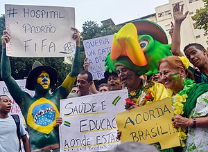 Una de las manifestaciones en Rio de Janeiro donde se reclama salud y educacin