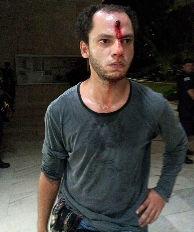 Manifestante ferido durante manifestao em Campinas (SP) no dia 20 de junho