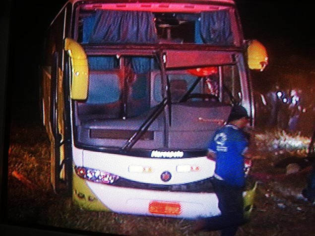 Dez pessoas morreram em um acidente com um nibus na rodovia BR-259, na cidade mineira de So Jos do Goiabal, em Minas