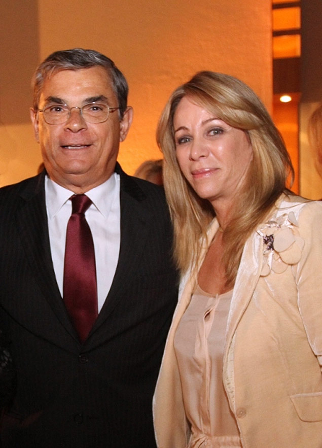 Vice-governador de Santa Catarina, Eduardo Pinho Moreira, ao lado da mulher, Ivane Fretta Moreira, que morreu ontem