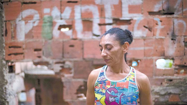 Elizabeth Dias, 48, mulher do pedreiro Amarildo de Souza, desaparecido na Rocinha, acha que o marido j est morto