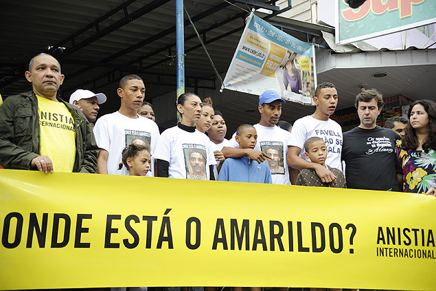 Familiares e moradores da favela da Rocinha, zona sul do Rio, fizeram um protesto por explicaes sobre Amarildo 