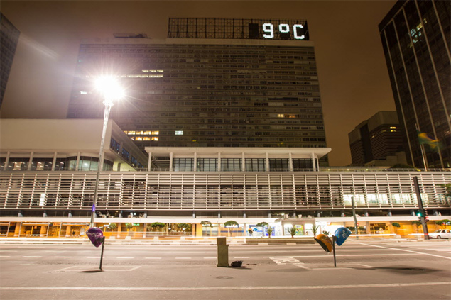 Termmetro registra 9C na av. Paulista, regio central de SP; cidade registrou temperatura mdia de 7C na madrugada 