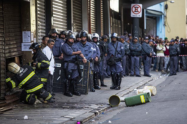 Polcia Militar realizou na manh desta tera-feira uma reintegrao de posse em prdio invadido no centro de So Paulo