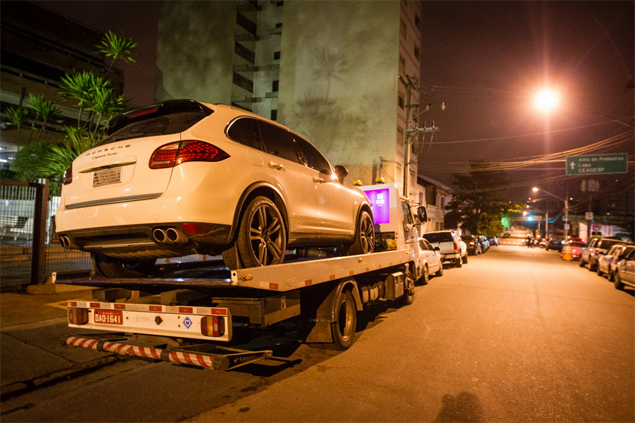 Polícia recupera Porsche Cayenne do ex-jogador de futebol Juninho Paulista, roubado na região da Vila Olímpia, zona sul de São Paulo