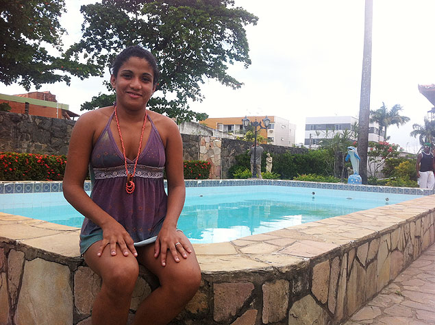 Jssica Soares, 21, em uma casa de acolhimento em Pernambuco, tenta se livrar do crack